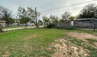 1001 N 10th St, Ballinger, TX 76821