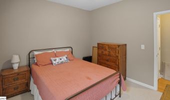 191 Gossamer Dr, Boiling Springs, SC 29316