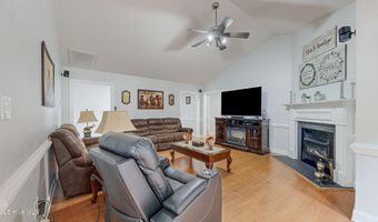 3840 Countryaire Dr, Ayden, NC 28513