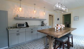 526 Academy St, Bainbridge, GA 39819