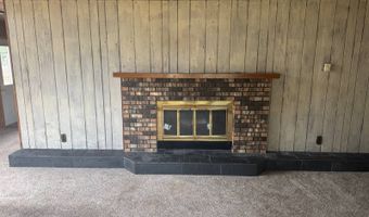 214 13th St W, Bottineau, ND 58318