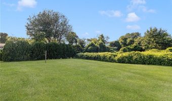 9 Chestnut Hill Rd B, Middletown, RI 02842