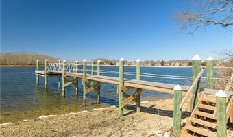 101 Kenyon Farm Rd, Narragansett, RI 02882
