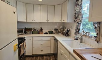 10 Wilkie Blvd, Beesleys Point, NJ 08223