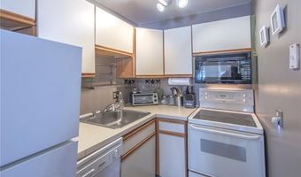 35 Pelham St D, Newport, RI 02840