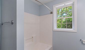 633 Beauty Hill Rd, Barnstead, NH 03218