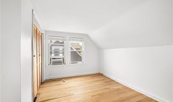 15 Preston Dr, North Kingstown, RI 02852