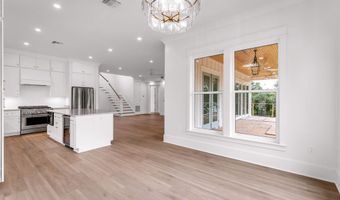 642 N Beach Blvd, Bay St. Louis, MS 39520