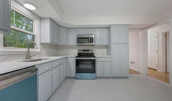 202 CLOVER Dr, Hockessin, DE 19707
