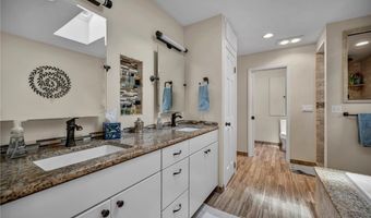 561 Willard Rd, Aurora, OH 44202