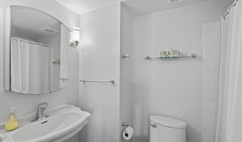 7401 WESTLAKE Ter 616, Bethesda, MD 20817