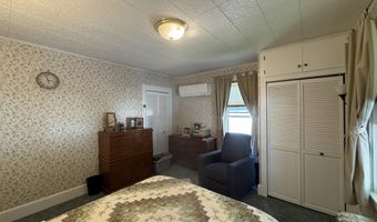 104 7th St, Bangor, ME 04401