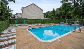 3701 5TH St S 501, Arlington, VA 22204