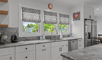 109 Carroll Ave, Newport, RI 02840
