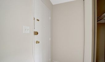 7717 DONNYBROOK Ct 103, Annandale, VA 22003
