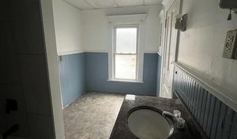 215 N Broad St Apt 2, Adrian, MI 49221