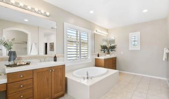 2337 Douglaston Gln, Escondido, CA 92026