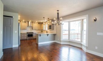 1904 Mayflower Rd, Bentonville, AR 72713