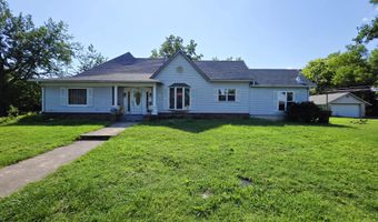 517 S Adams Ave, Aurora, MO 65605