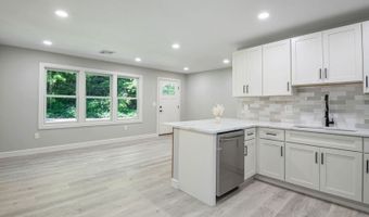 5 Fawn Rd, Alloway, NJ 07422