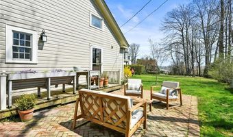 397 Gibbs Ave Ch, Newport, RI 02840
