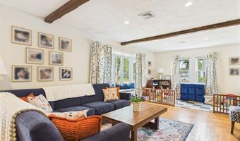 30 Alvin St, Warwick, RI 02886