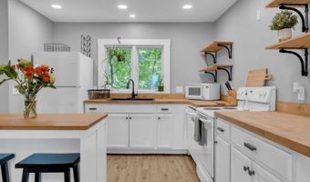 24 Center St, Augusta, ME 04330