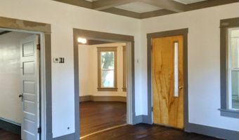 215 N H St, Albion, WA 99163