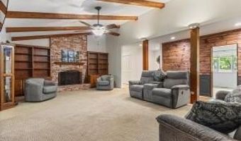 2522 Cindy St, Athens, TN 37303