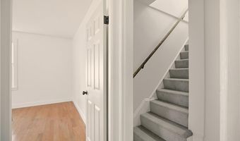 292 Sowams Rd, Barrington, RI 02806