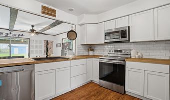 1032 Summer St, Algonac, MI 48001