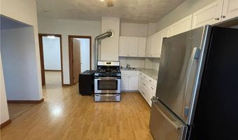 43 E St, Bristol, RI 02809