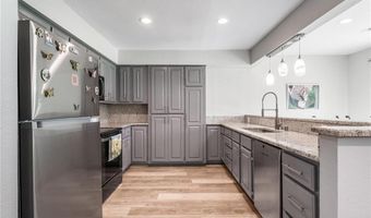 2 Walter Dr, Bella Vista, AR 72714
