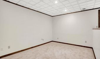 9015 Admirals Pointe Dr, Indianapolis, IN 46236