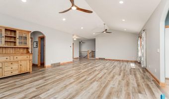 1817 W Ashton Trl, Brandon, SD 57005