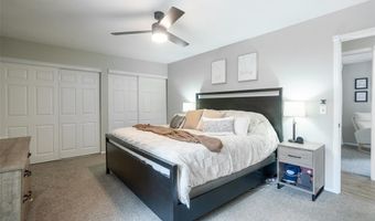 531 Charoak Dr, Ballwin, MO 63021