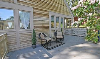 15 Elizabeth Rd, Canton, CT 06019