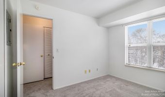 2235 S Huron Pkwy 4, Ann Arbor, MI 48104