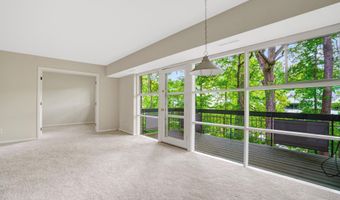 7717 DONNYBROOK Ct 103, Annandale, VA 22003