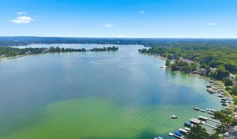 300 Lane 195 Crooked Lk, Angola, IN 46703