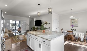 5 W Cross Trl 5, Danbury, CT 06810