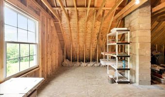 21 Bowling Green Ln, Belfast, ME 04915