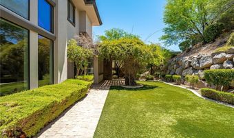 29 Soaring Bird Ct, Las Vegas, NV 89135