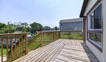 207 Hillcrest Rd, Bridgeport, CT 06606