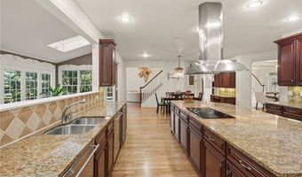 10 Lovegreen Ln, East Greenwich, RI 02818