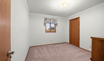 11938 Davis Rd, Alhambra, IL 62001