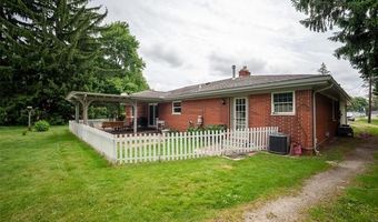 9404 River Rd, Algonac, MI 48001