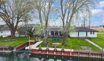 6334 Marina Dr, Algonac, MI 48001