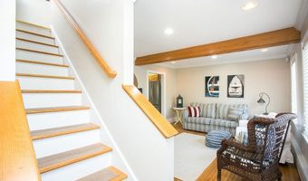 45 Holland St, Newport, RI 02840
