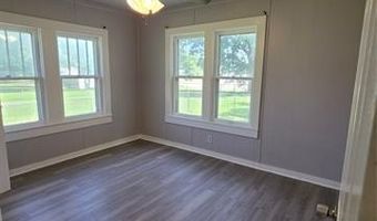 609 W 5th St, Ada, OK 74820